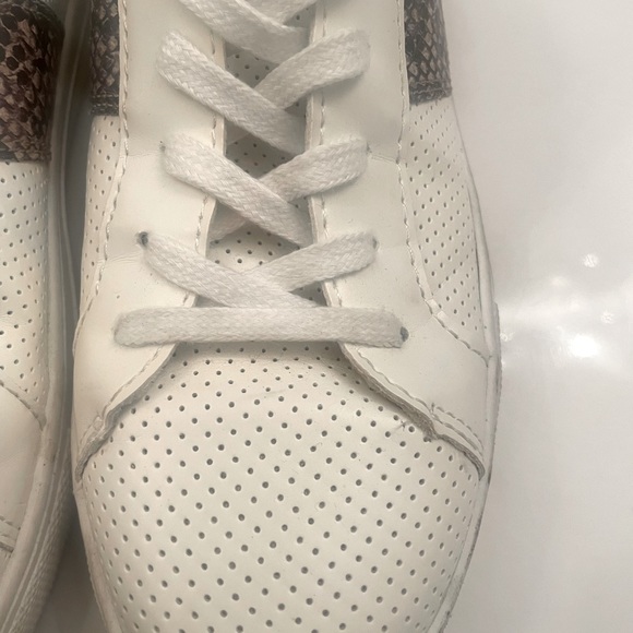 Women’s Shoes - Picture 2 of 3